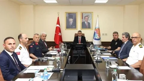 MERSİN'DE GÜVENLİK VE ASAYİŞ TOPLANTISI