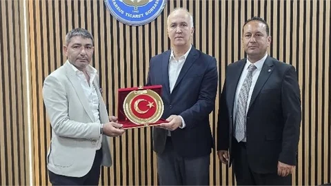 PROF. DR. SERKAN SELLİ, TARSUS TİCARET BORSASI’NIN NİSAN AYI MECLİS TOPLANTISI’NA KATILDI