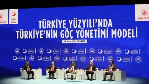 "TÜRKİYE YÜZYILI'NDA TÜRKİYE'NİN GÖÇ YÖNETİMİ MODELİ" PANELİ DÜZENLENDİ