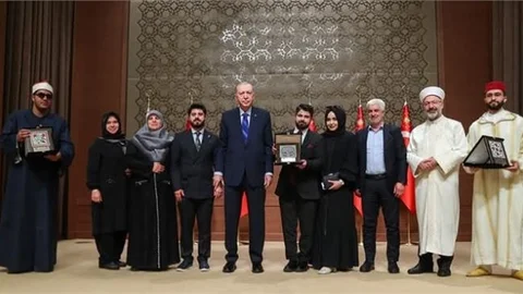 10. Uluslararası Kur’an-ı Kerim’i Güzel Okuma Yarışması Birinciler Birinciliği” Ödüllerini Aldı