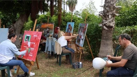 AİLE TEMALI RESİM ÇALIŞTAYI İL MİLLÎ EĞİTİM MÜDÜRLÜĞÜ BAHÇESİNDE GERÇEKLEŞTİRİLDİ