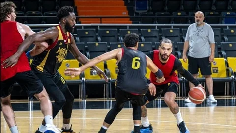 MERSİN SPOR KULÜBÜ, BURSASPOR YÖRSAN’A BİLENİYOR