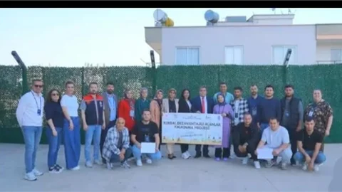 MERSİN'DE 15 GENÇ GİRİŞİMCİ, ÇİLEK ve ARICILIK EĞİTİMLERİNİ TAMAMLDI