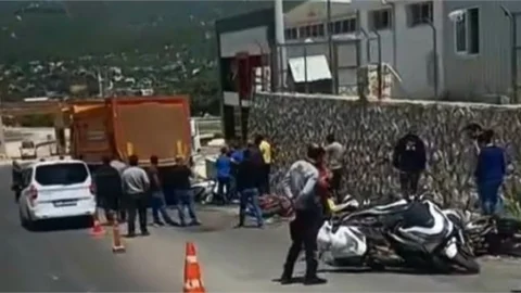 SİLİFKE OSB'DE FRENİ BOŞALAN KAMYON ÖNÜNDE NE VARSA EZDİ GEÇTİ