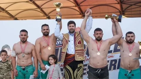 TARSUS'TA MOLLA KERİM KARAKUCAK GÜREŞLERİ HEYECANI