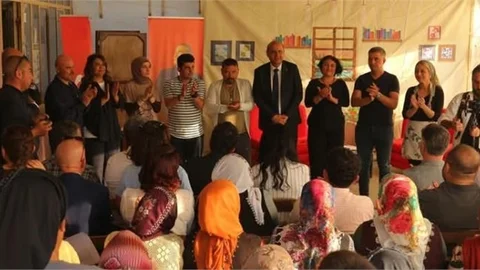 "Kahve Bahane” Tiyatro Gösterisi Cinköy’de Sahnelendi