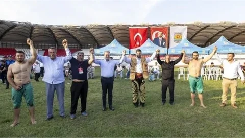 TARSUS'TA "HIDIRELLEZ MOLLA KERİM KARAKUCAK GÜREŞLERİ" GÖNÜLLERİ BİRLEŞTİRDİ