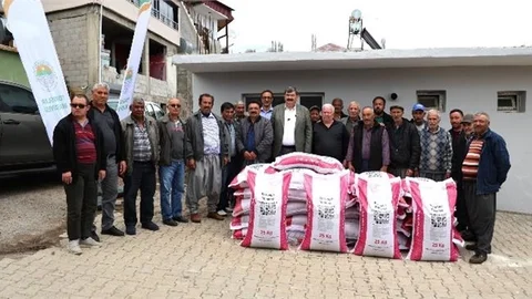MERSİN'DE ÇİFTÇİLERE KORUNGA TOHUMU DESTEĞİ