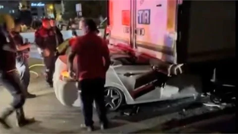 SİLİFKE'DE OTOMOBİL TIR'IN ALTINA GİRDİ: 2 KİŞİ ÖLDÜ