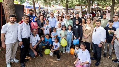 BAŞKAN SEÇER VE MERAL SEÇER, ÇÖLYAK HASTASI YURTTAŞLARLA BİR ARAYA GELDİ