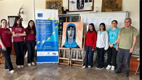 MERSİN'DE ‘ATIK MALZEMELER ’ SANATA DÖNÜŞTÜ