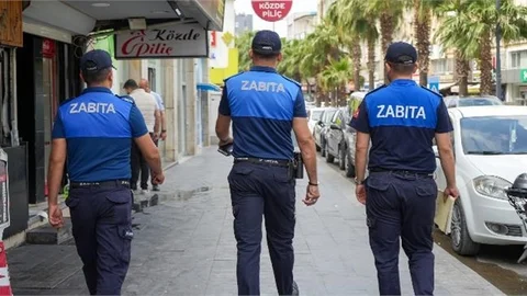 TARSUS BELEDİYESİ ZABITA MÜDÜRLÜĞÜ'NDEN KALDIRIM İŞGALİ DENETİMİ