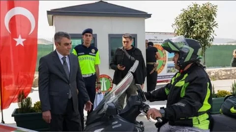 VALİ TOROS, YOL KONTROL NOKTASINDA DENETLEMELERDE BULUNDU