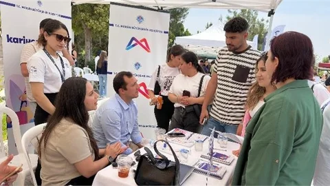 ÜNİVERSİTELİ GENÇLERİN KARİYERİNE BÜYÜKŞEHİR'DEN TAM DESTEK