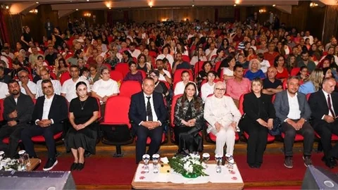 VALİ TOROS’UN EŞİ DUDU İREM TOROS ‘MAARİF ORKESTRASI VE KOROSU KONSER’ PROGRAMINA KATILDI