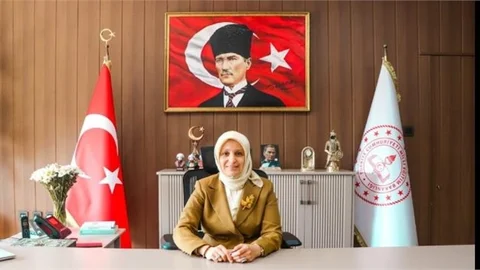 MÜDÜR FAZİLET DURMUŞ, 19 MAYIS ATATÜRK'Ü ANMA, GENÇLİK VE SPOR BAYRAMINI KUTLADII