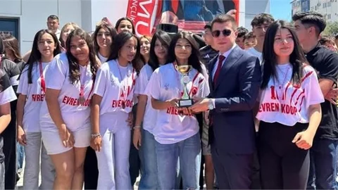 MUT'TA DERECEYE GİREN ÖĞRENCİLER ÖDÜLLENDİRİLDİ