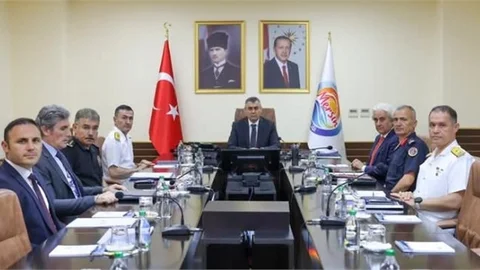 MERSİN'DE GÜVENLİK VE ASAYİŞ DEĞERLENDİRME TOPLANTISI YAPILDI