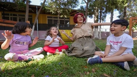 TARSUS BELEDİYESİ KREŞLERİNDE MİNİKLERE İNGİLİZCE DÜNYASI KAPILARI ARALANIYOR