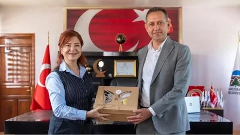 MERAL SEÇER, ÇAMLIYAYLA BELEDİYESİNİ ZİYARET ETTİ