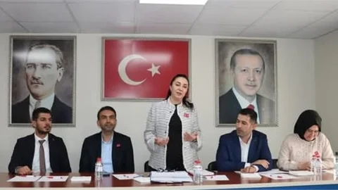AK PARTİ MERSİN'DE TEŞKİLAT BULUŞMASI GERÇEKLEŞTİRDİ