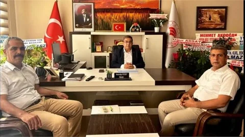 MÜDÜR KARADAĞ, YENİ ATANAN MÜDÜR KURT'A HAYIRLI OLSUN ZİYARETİ