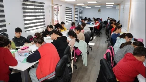 TOROSLAR BELEDİYESİNİN OKUMA SALONLARI HAFTANIN 7 GÜNÜ HİZMET VERİYOR