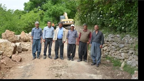 MERSİN BÜYÜKŞEHİR’DEN SANDAL MAHALLESİ YOLUNDA TAŞ DUVAR ÖRME ÇALIŞMASI