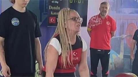 GÜLİSTAN ÖZDEMİR DÜNYA REKORU KIRDI