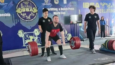 KAZAKİSTAN'DA MUHAMMET ŞİMŞEK'TEN 3 ALTIN MADALYA