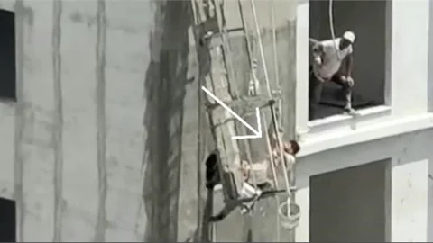 MERSİN'DE HALATI KOPAN İSKELEDE CAN PAZARI YAŞANDI