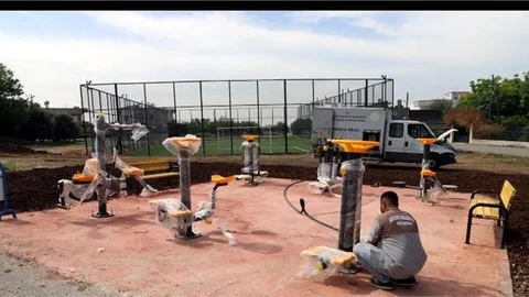 KÜRKÇÜ MAHALLESİNE YENİ BİR PARK VE SPOR .ALANI KAZANDIRILDI