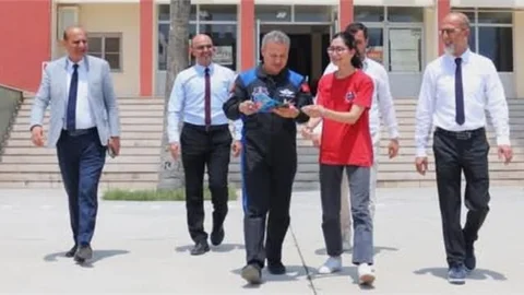 TÜRKİYE 'NİN İLK ASTRONOT ALPER GEZERAVCI TARSUS'A GELDİ