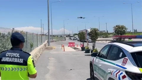 MERSİN'DE OTOYOL JANDARMASINDAN DRONE DESTEKLİ TRAFİK DENETİMİ
