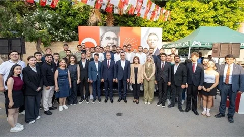 BAŞKAN SEÇER, CHP AİLESİ İLE BAYRAMLAŞTI