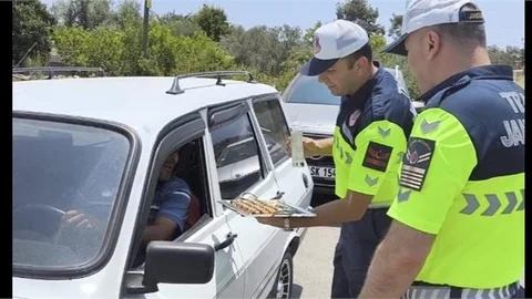JANDARMA BAYRAM TRAFİĞİNDE GÖREV BAŞINDA
