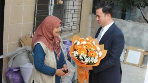 Mersin İl Sağlık Müdürü Uzm. Dr. Mustafa Ekici'den Şehit Annesine Bayram Ziyareti