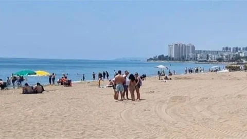 Mezitli Sahili’nde Belgesiz İşletmelere Müdahale