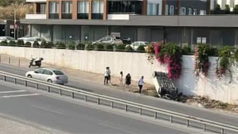Tarsus Atatürk Mahallesi’ndeki Viraj Kazalara Davetiye Çıkarıyor