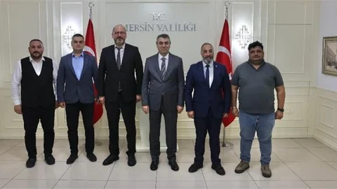 Tarsuslulardan Devlet Büyüklerine Kent Meydanı Teşekkürü