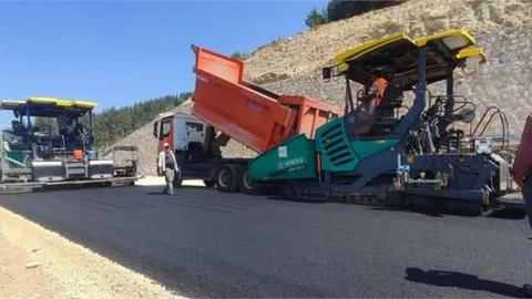 ÇAMLIYAYLA-TARSUS ARASI ASFALT DÖKME ÇALIŞMASI
