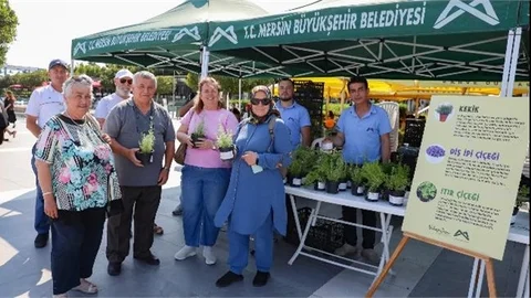 DENİZDEN ÇIKAN ÇÖPLER İLE SERGİ AÇILDI