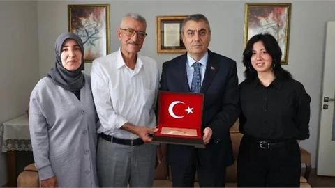 VALİ TOROS'TAN ŞEHİT AİLESİNE "BABALAR GÜNÜ" ZİYARETİ