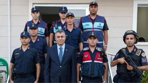 VALİ TOROS, TÖMÜK VE ERDEMLİ KARGIPINARI JANDARMA KARAKOL KOMUTANLIĞINI ZİYARET ETTİ