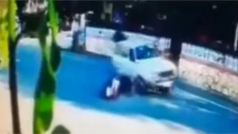 SİLİFKE'DE ARACIN ALTINDA KALAN KIZ YOĞUN BAKIMDA