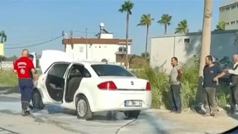 TARSUS 'TA SEYİR HALİNDEKİ ARAÇTA YANGIN