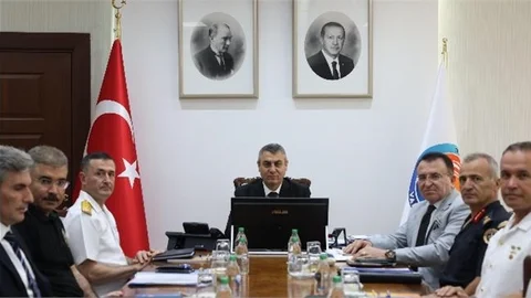 VALİ TOROS BAŞKANLIĞI'NDA GÜVENLİK VE ASAYİŞ TOPLANTISI GERÇEKLEŞTİRİLDİ