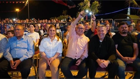 Mersin Erdemli’de Gençlere Unutulmaz Karne Hediyesi