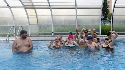 ÖZEL GEREKSİNİMLİ BİREYLER BÜYÜKŞEHİR’LE YAZ BOYU YÜZMENİN KEYFİNİ YAŞIYOR