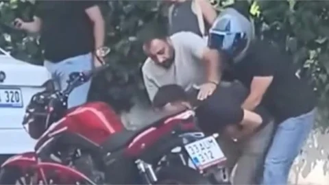 MERSİN'DE MOTORSİKLETLİ, HEİMLİCH MANEVRASIYLA HAYAT KURTARDI